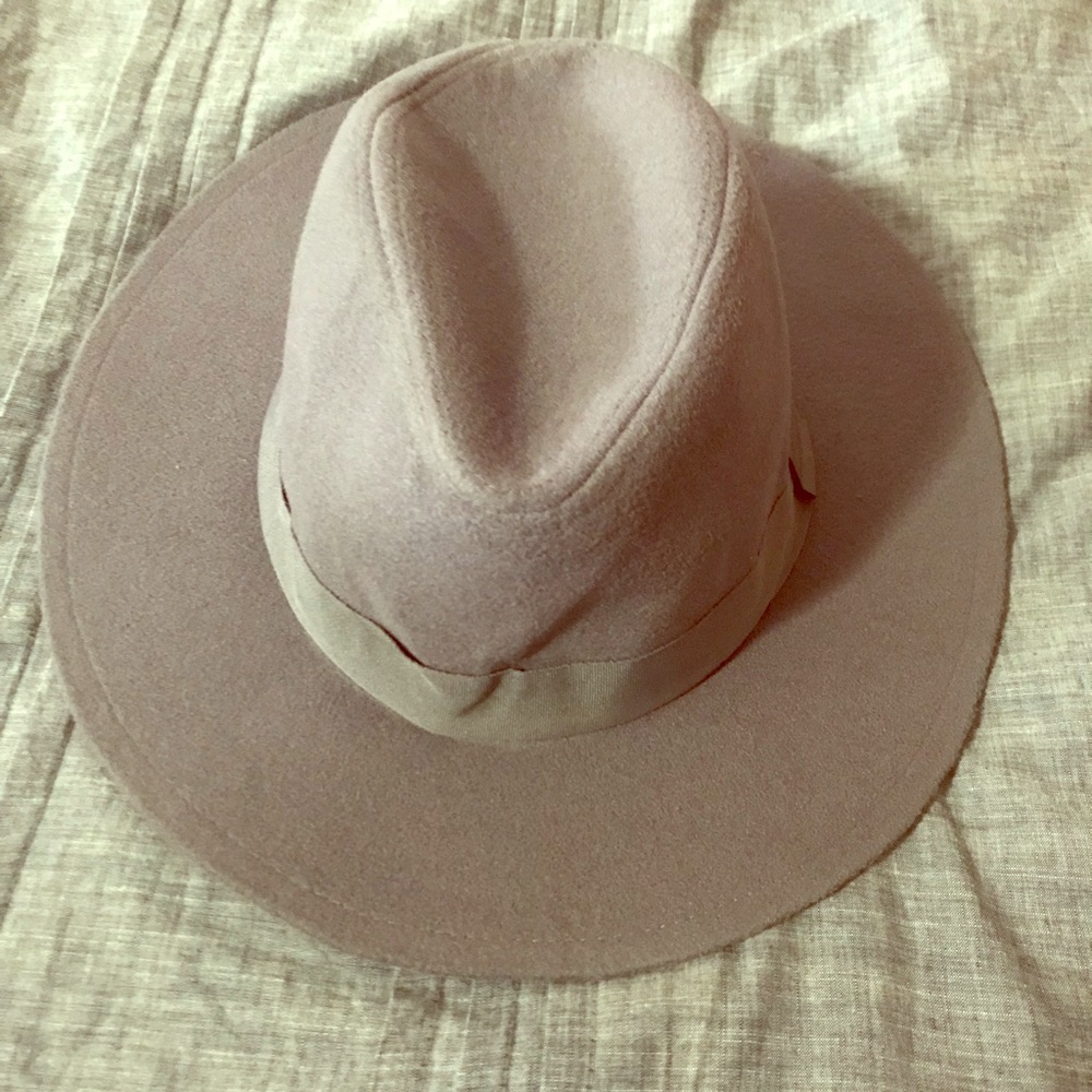 Grey fedora